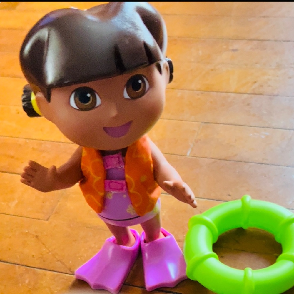 Vintage Dora Explorer 8" 2002